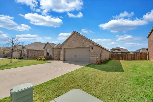 $325,000 | 1172 Beaverwood Lane, Crowley, TX 76036