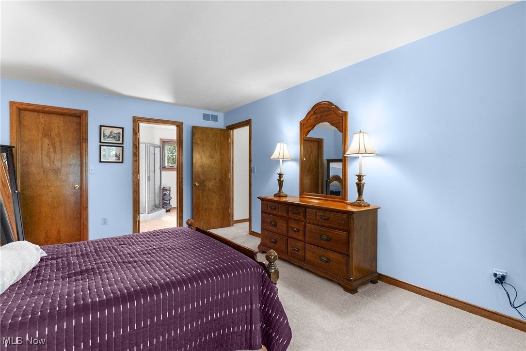 2430 Howland Wilson Road Northeast Warren, OH 44484 - Photo 28 of 33 View of carpeted bedroom