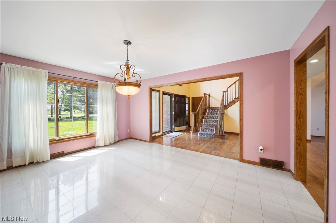 33659 Cedar Road Mayfield Heights, OH 44124 - Photo 5 of 35