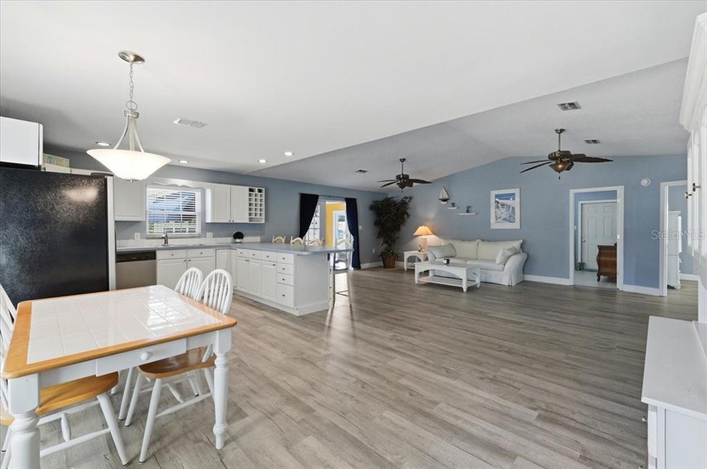 6140 Seagull Lane Lakeland, FL 33809 - Photo 7 of 35 Gallery Image 7