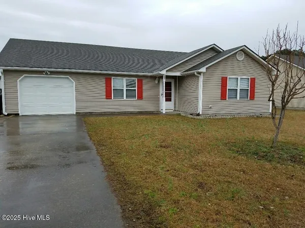 $1,567 | 207 Springvale Street, Elizabeth City, NC 27909