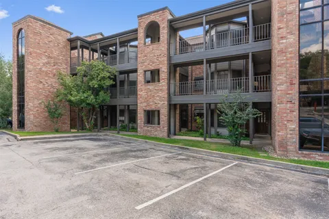 $335,000 | 1741 Spyglass Drive, Unit 2102, Austin, TX 78746