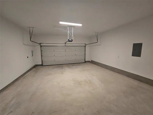 $2,395 | 224 Langhorne Bend, Liberty Hill, TX 78642