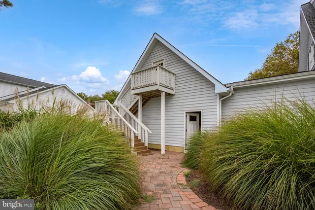 $1,150,000 | 6226 Knoll Hill Drive, Berlin, MD 21811