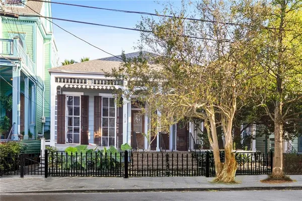 $970,000 | 2412-14 Magazine Street, New Orleans, LA 70130