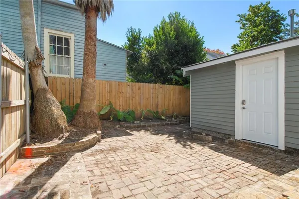 $970,000 | 2412-14 Magazine Street, New Orleans, LA 70130