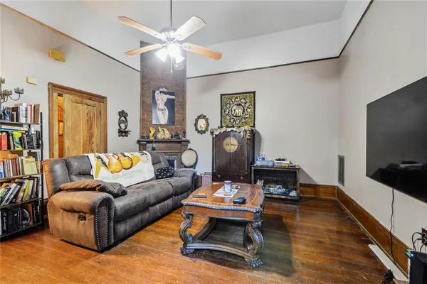 $970,000 | 2412-14 Magazine Street, New Orleans, LA 70130