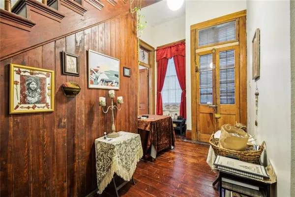 $970,000 | 2412-14 Magazine Street, New Orleans, LA 70130