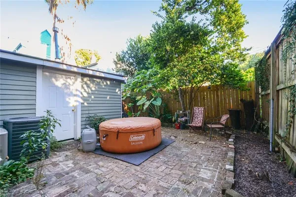 $970,000 | 2412-14 Magazine Street, New Orleans, LA 70130