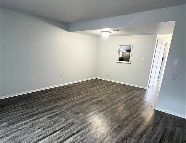 $1,070 | 1901 Eastway Drive, Charlotte, NC 28205