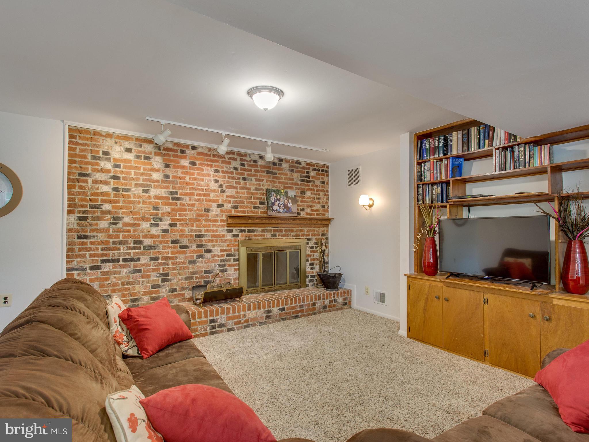 7209 Barry Road Alexandria, VA 22315 - Photo 25 of 30 Family Room
