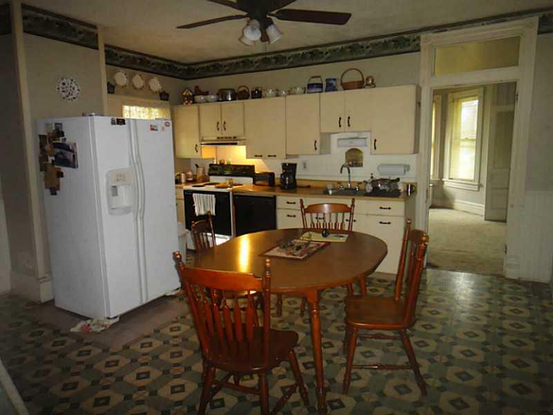 1593 Rte 481 Charleroi, PA 15022 - Photo 4 of 20 Kitchen. LARGE COUNTRY KITCHEN WITH APPLIANCES