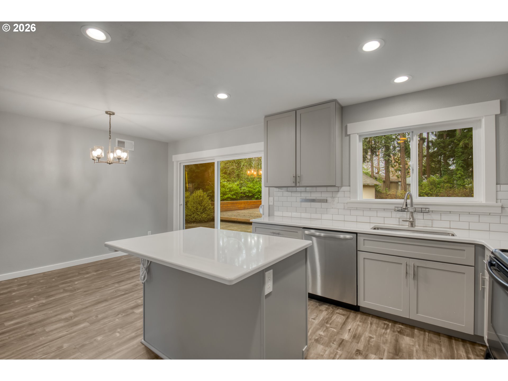 14091 Southwest Todd Street Beaverton, OR 97006 - Photo 6 of 15