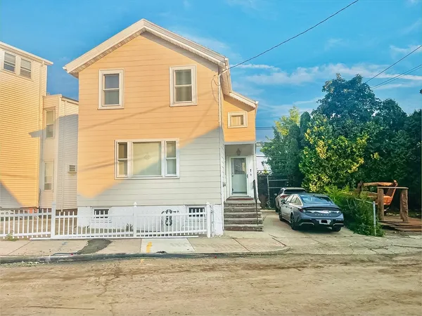 $579,000 | 6 Swift Terrace, Boston, MA 02128