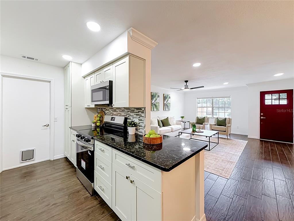 458 Weathersfield Avenue Altamonte Springs, FL 32714 - Photo 8 of 32