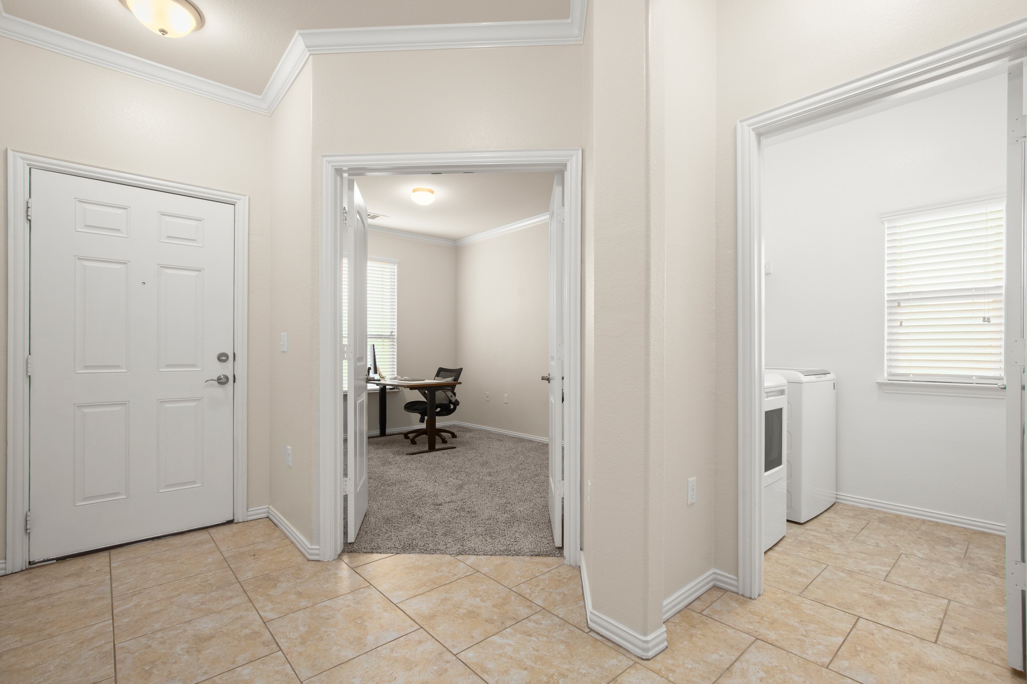 10012 Epic Knoll Drive Austin, TX 78747 - Photo 9 of 31 a view of a hallway to closet and a room