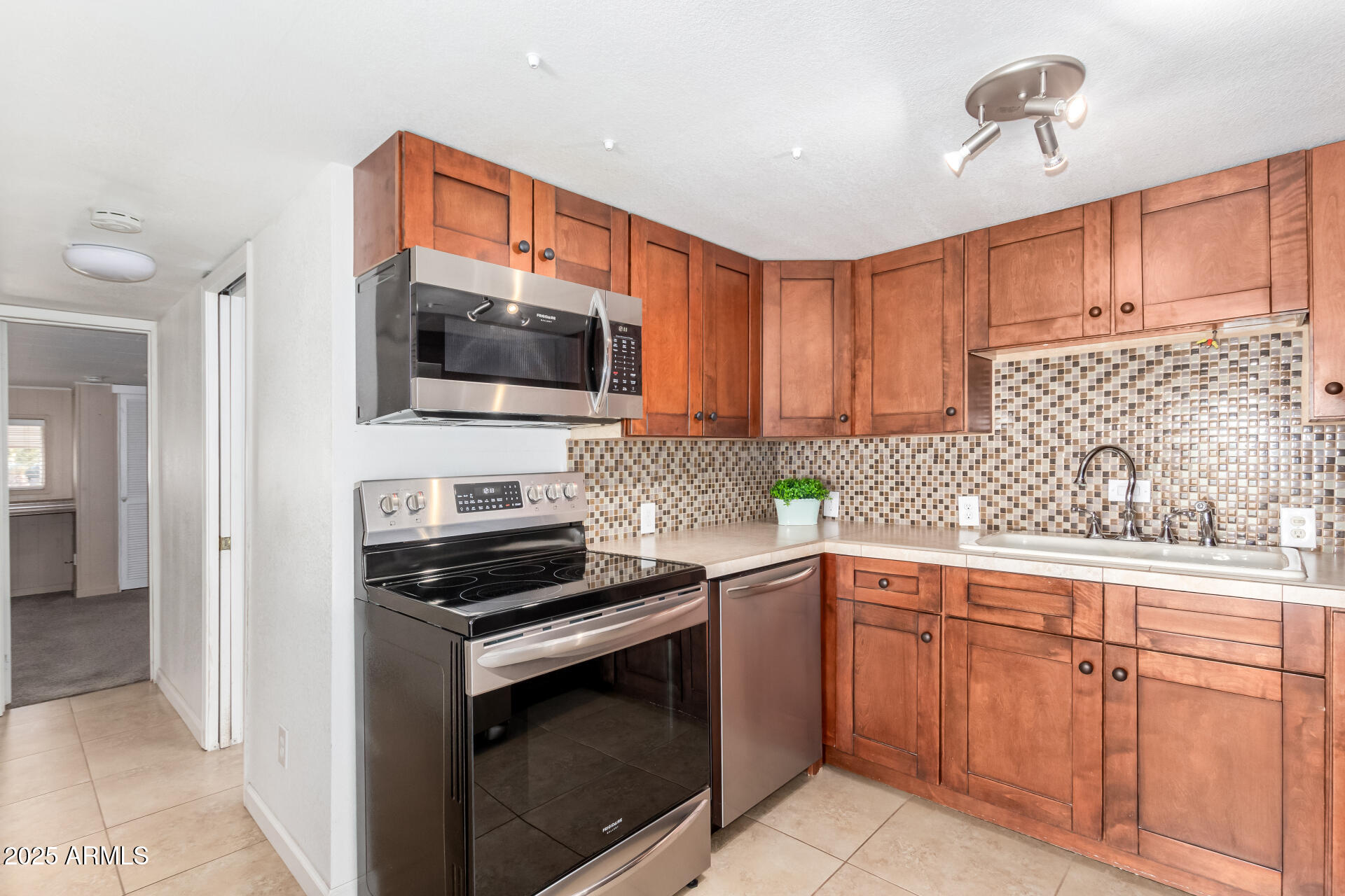 747 East Germann Road, Unit 67 San Tan Valley, AZ 85140 - Photo 6 of 25 Kitchen