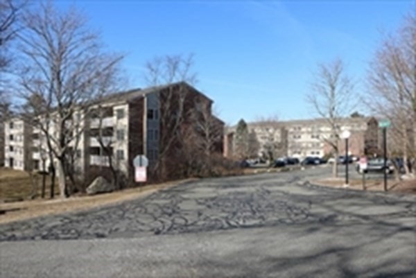 4 Duck Pond Road, Unit 207 Beverly, MA 01915 - Photo 19 of 23 Gallery Image 19