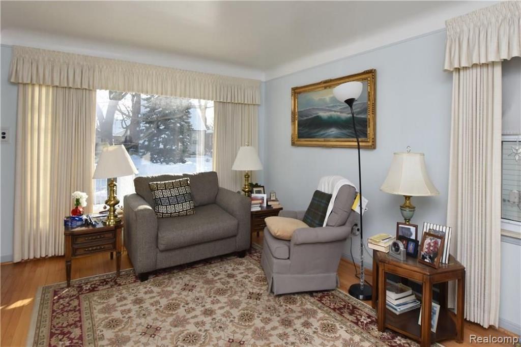 1010 Columbia Road Berkley, MI 48072 - Photo 3 of 11