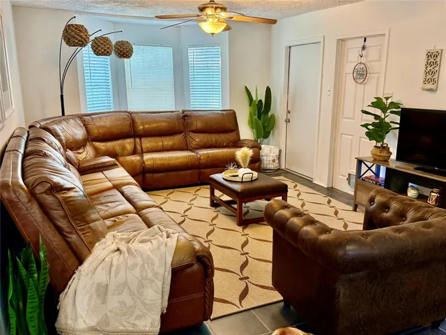 $2,900 | 10603 Thomaswood Lane, Austin, TX 78736