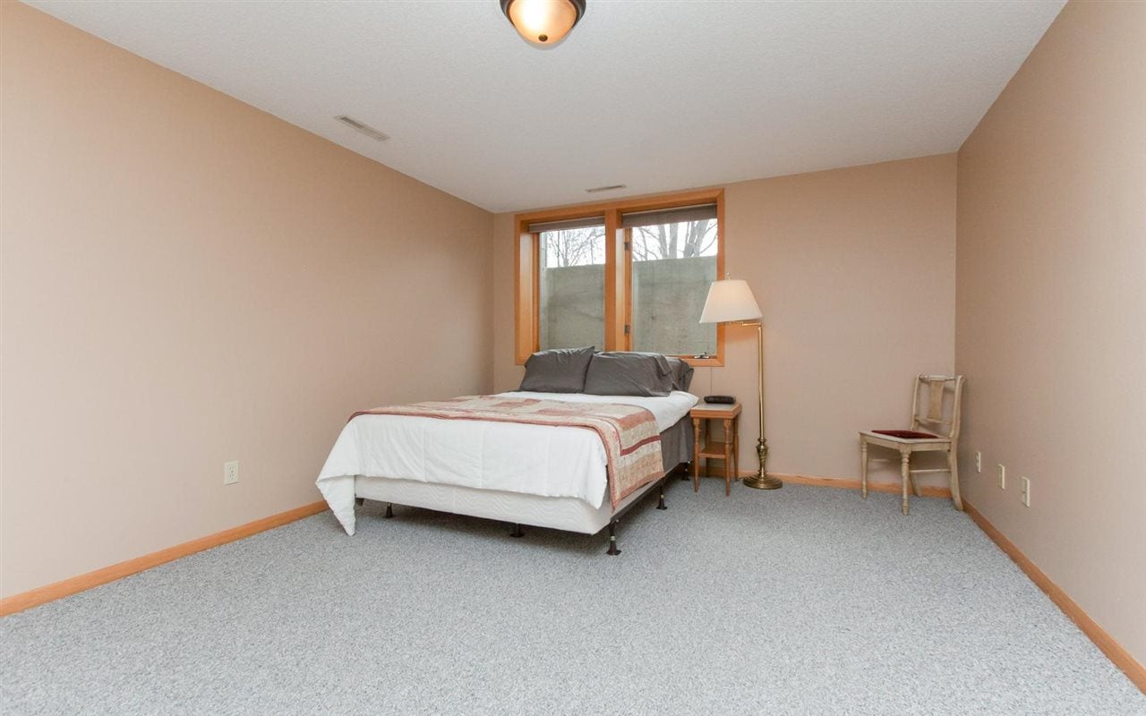 3305 Rochester Avenue Iowa City, IA 52245 - Photo 21 of 25 Gallery Image 21
