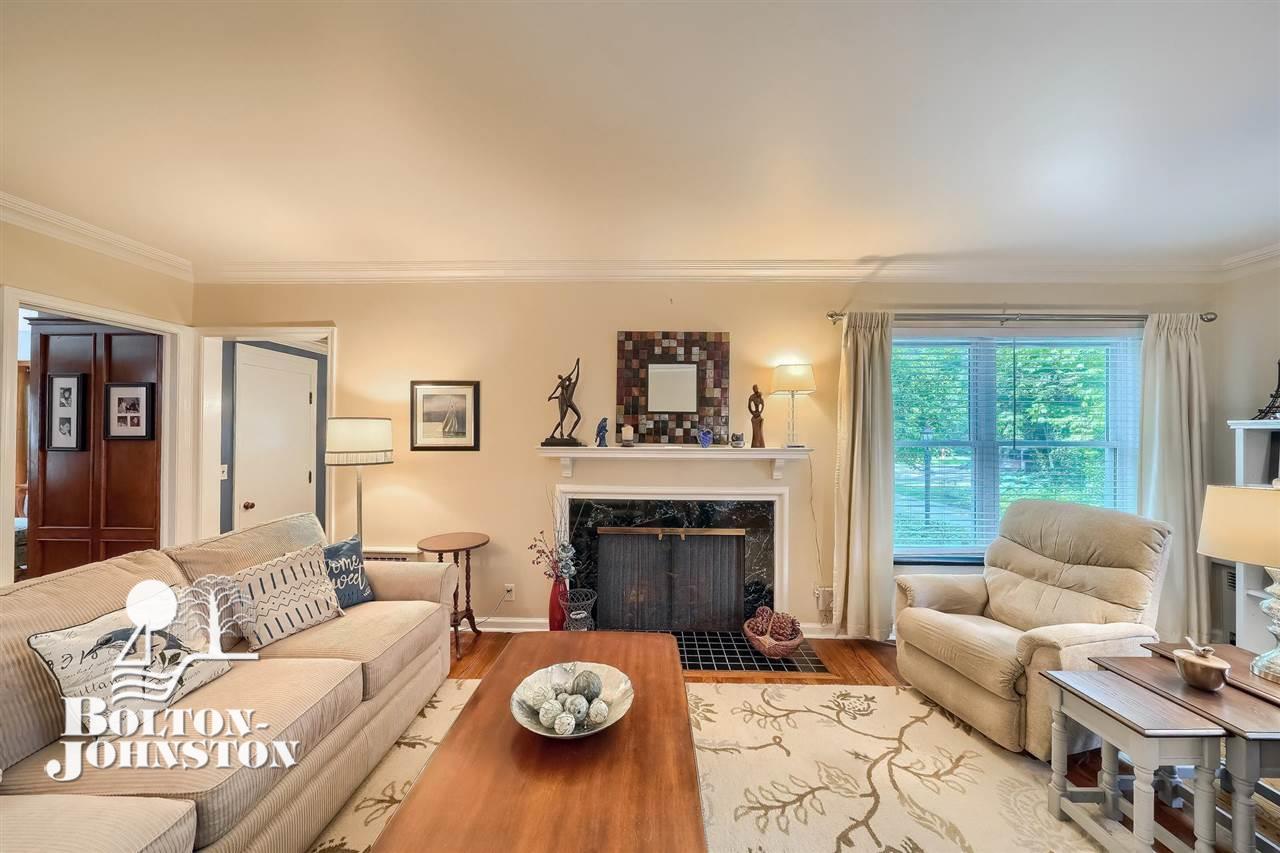 285 Moross Road Grosse Pointe, MI 48236 - Photo 8 of 50 50077953-7.JPG