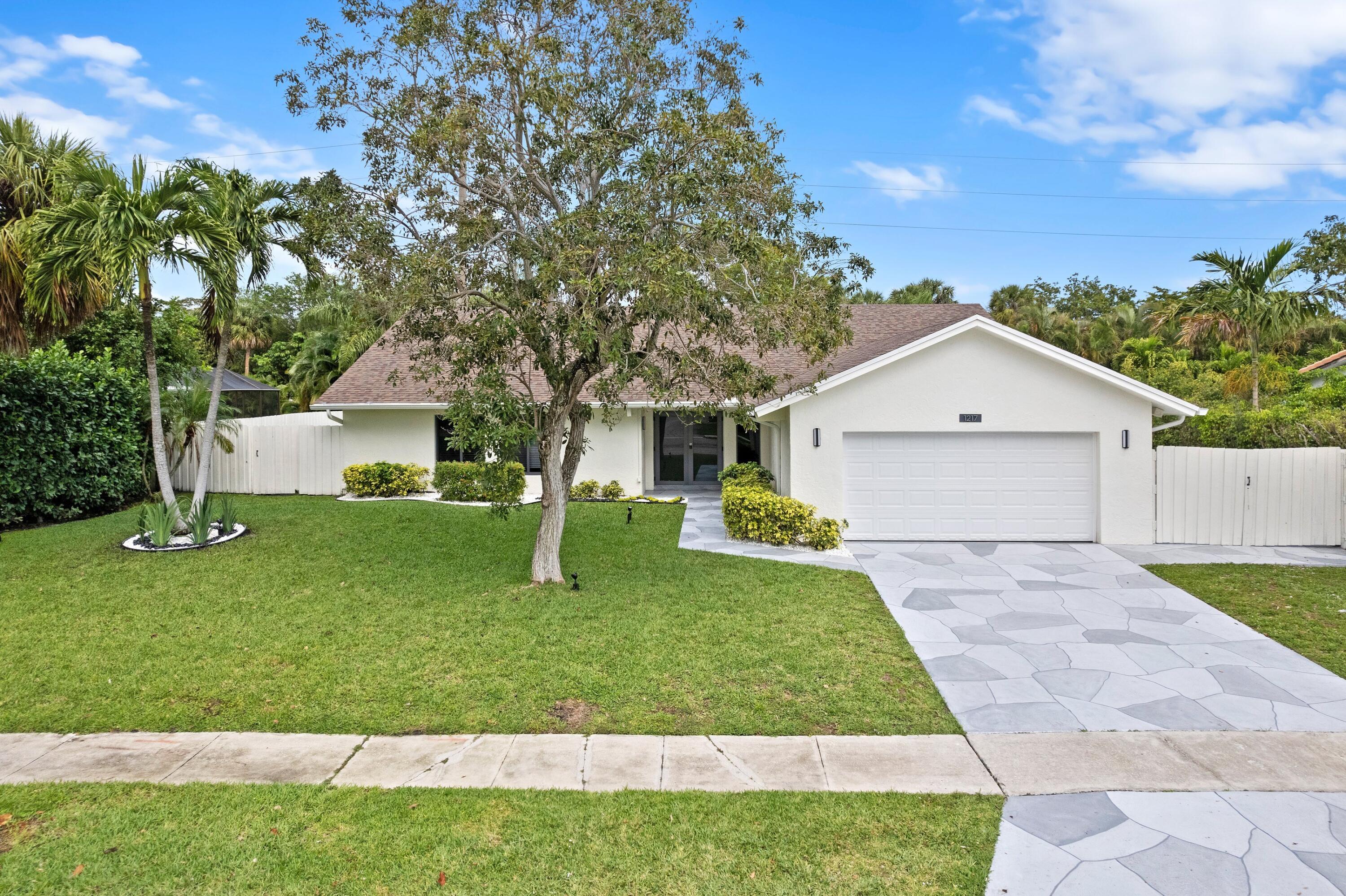 1217 West Royal Palm Road Boca Raton, FL 33486 - Photo 22 of 44 Front Exterior