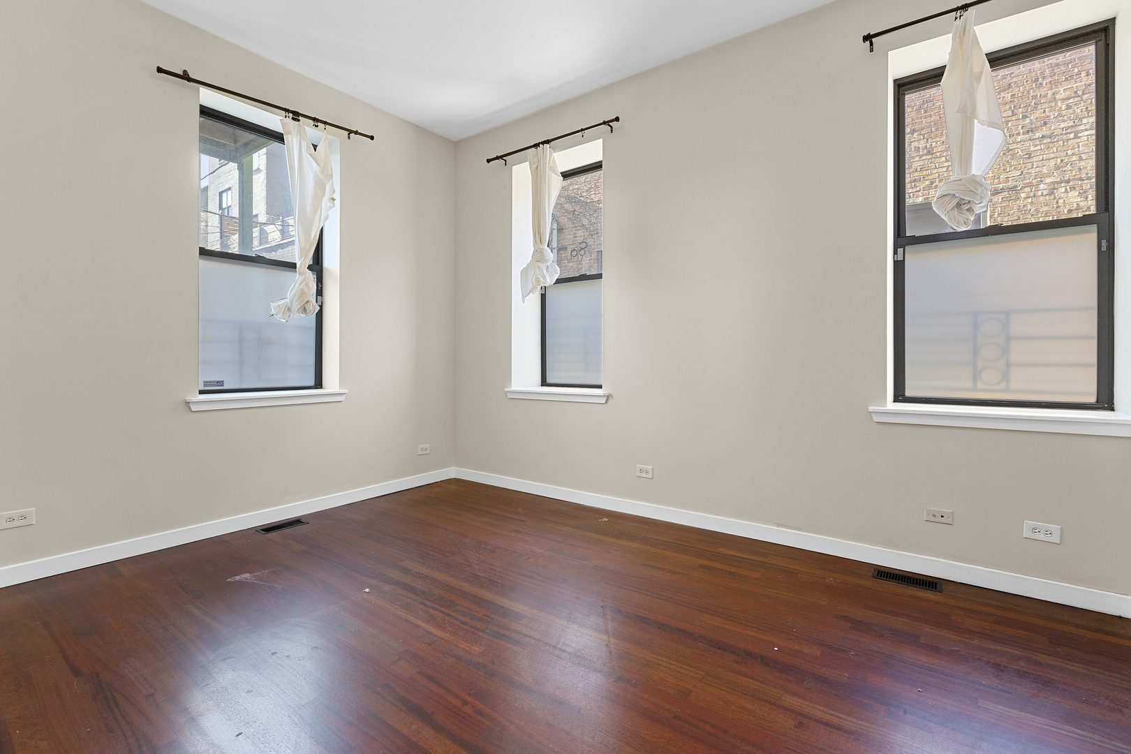 613 North Racine Avenue, Unit 1 Chicago, IL 60642 - Photo 8 of 13 Gallery Image 8