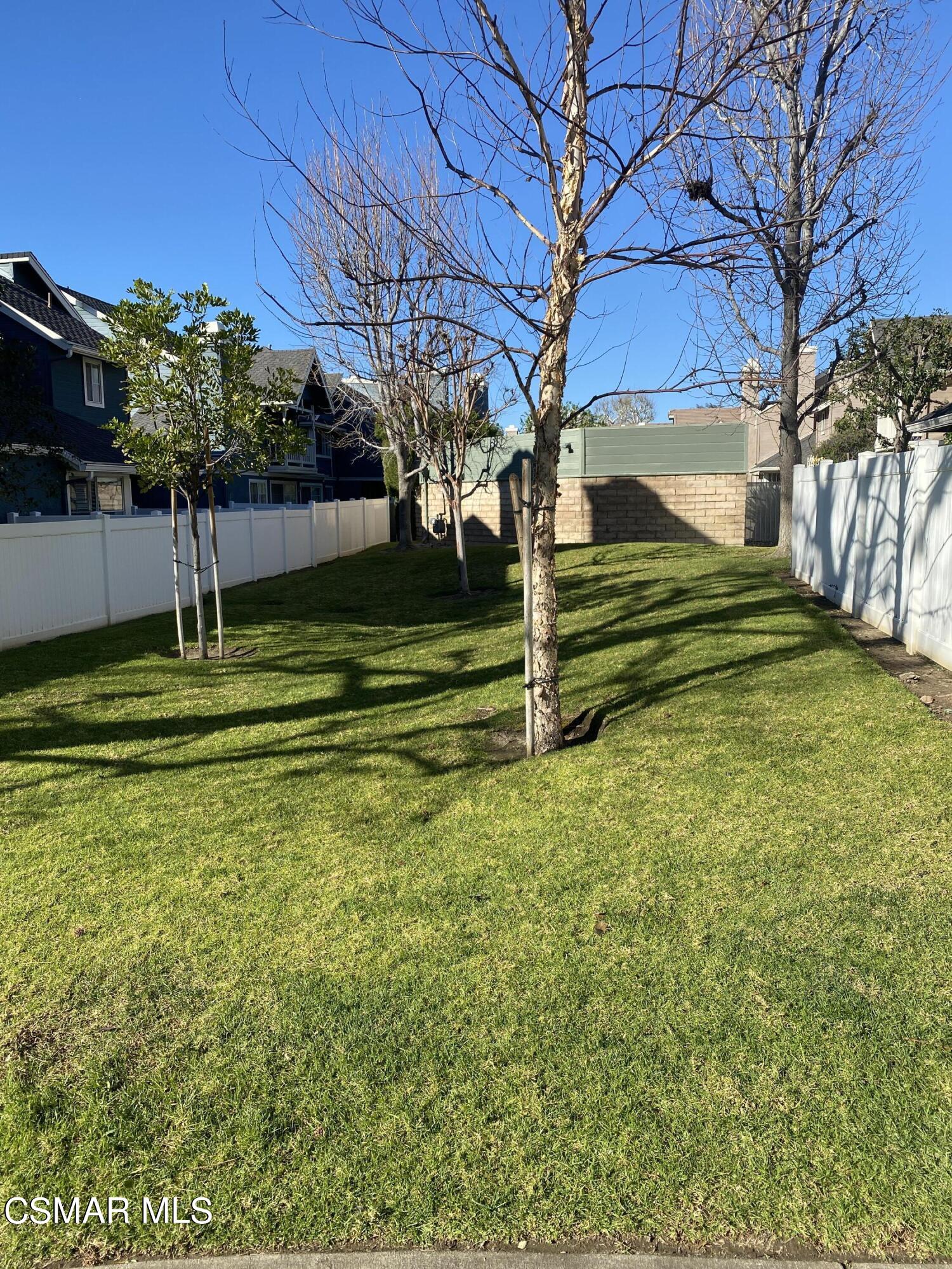 1842 Rory Lane, Unit 7 Simi Valley, CA 93063 - Photo 4 of 19 a view of a park