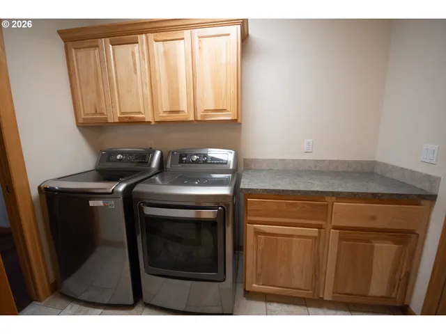 $597,500 | 19784 East Victory Lane, Sandy, OR 97055