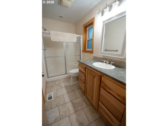 $597,500 | 19784 East Victory Lane, Sandy, OR 97055