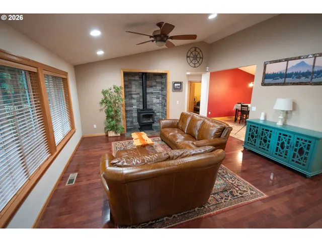 $597,500 | 19784 East Victory Lane, Sandy, OR 97055