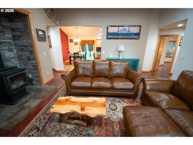 $597,500 | 19784 East Victory Lane, Sandy, OR 97055