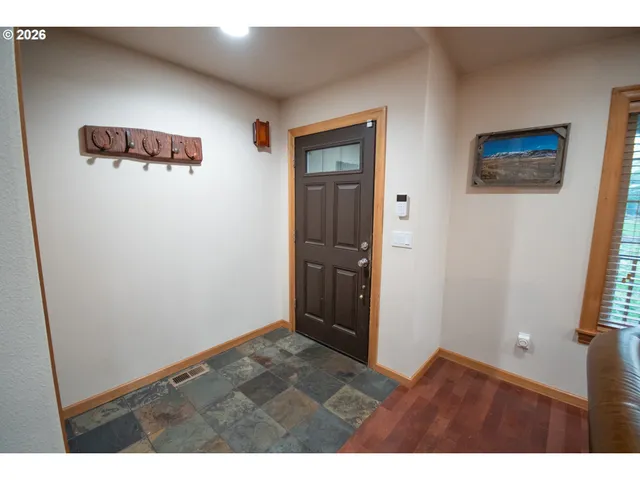 $597,500 | 19784 East Victory Lane, Sandy, OR 97055