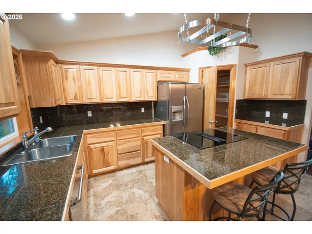 $597,500 | 19784 East Victory Lane, Sandy, OR 97055