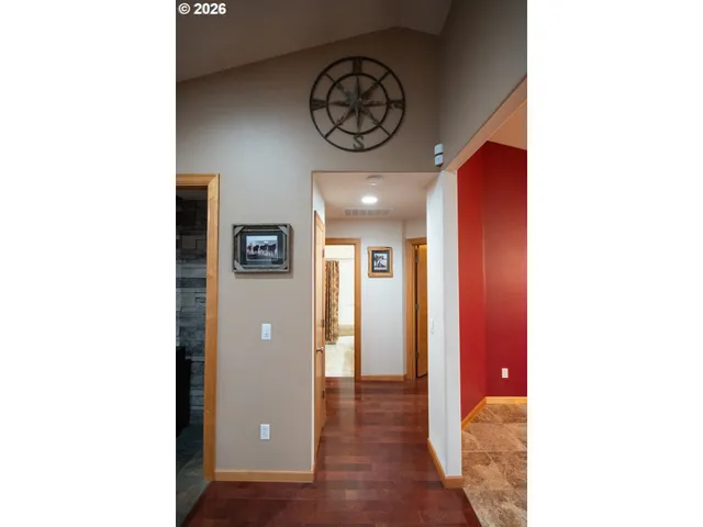 $597,500 | 19784 East Victory Lane, Sandy, OR 97055