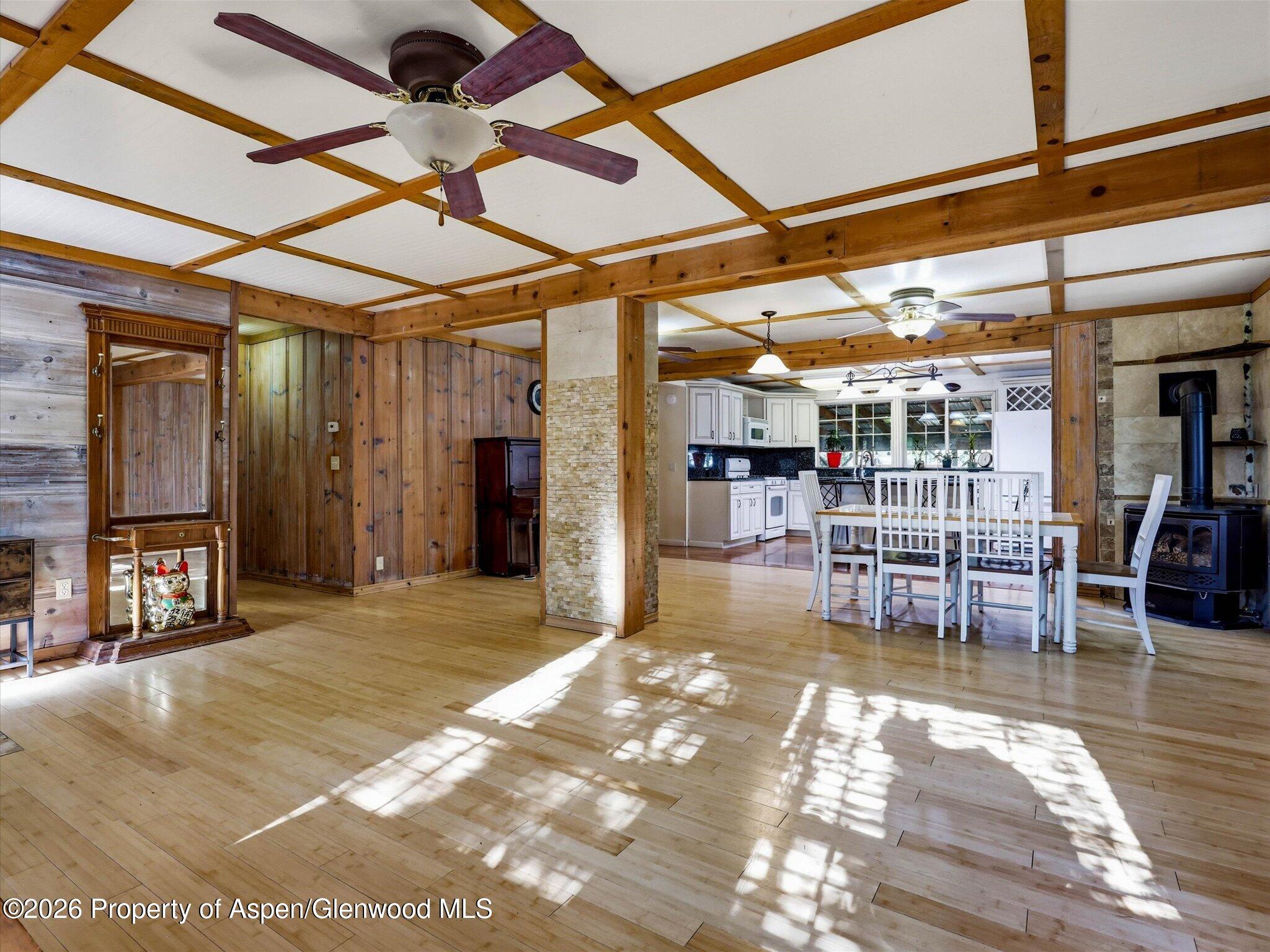 09-930 Garden Ln-8