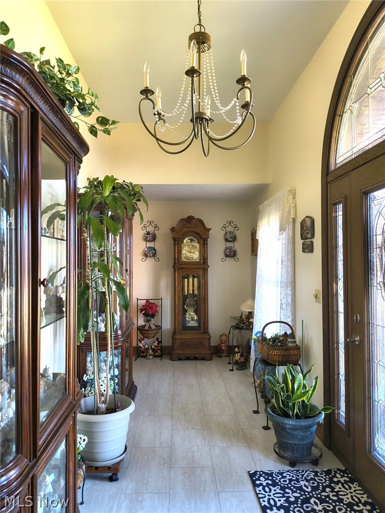10174 Veto Road Belpre, OH 45714 - Photo 15 of 45 Front entrance with an abundant natural light.