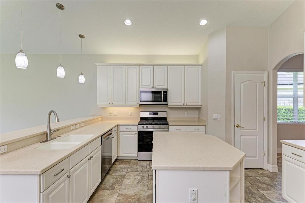 337 Snapdragon Loop Bradenton, FL 34212 - Photo 19 of 78