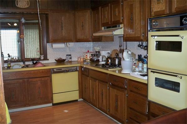984 Ray Street Fall River, MA 02720 - Photo 4 of 8 Gallery Image 4