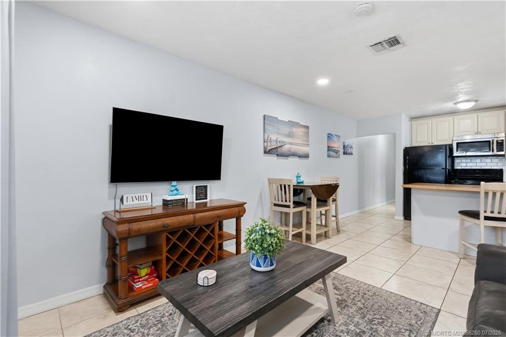 657 Southwest Cleveland Avenue Stuart, FL 34994 - Photo 17 of 34 Unit C Family Room