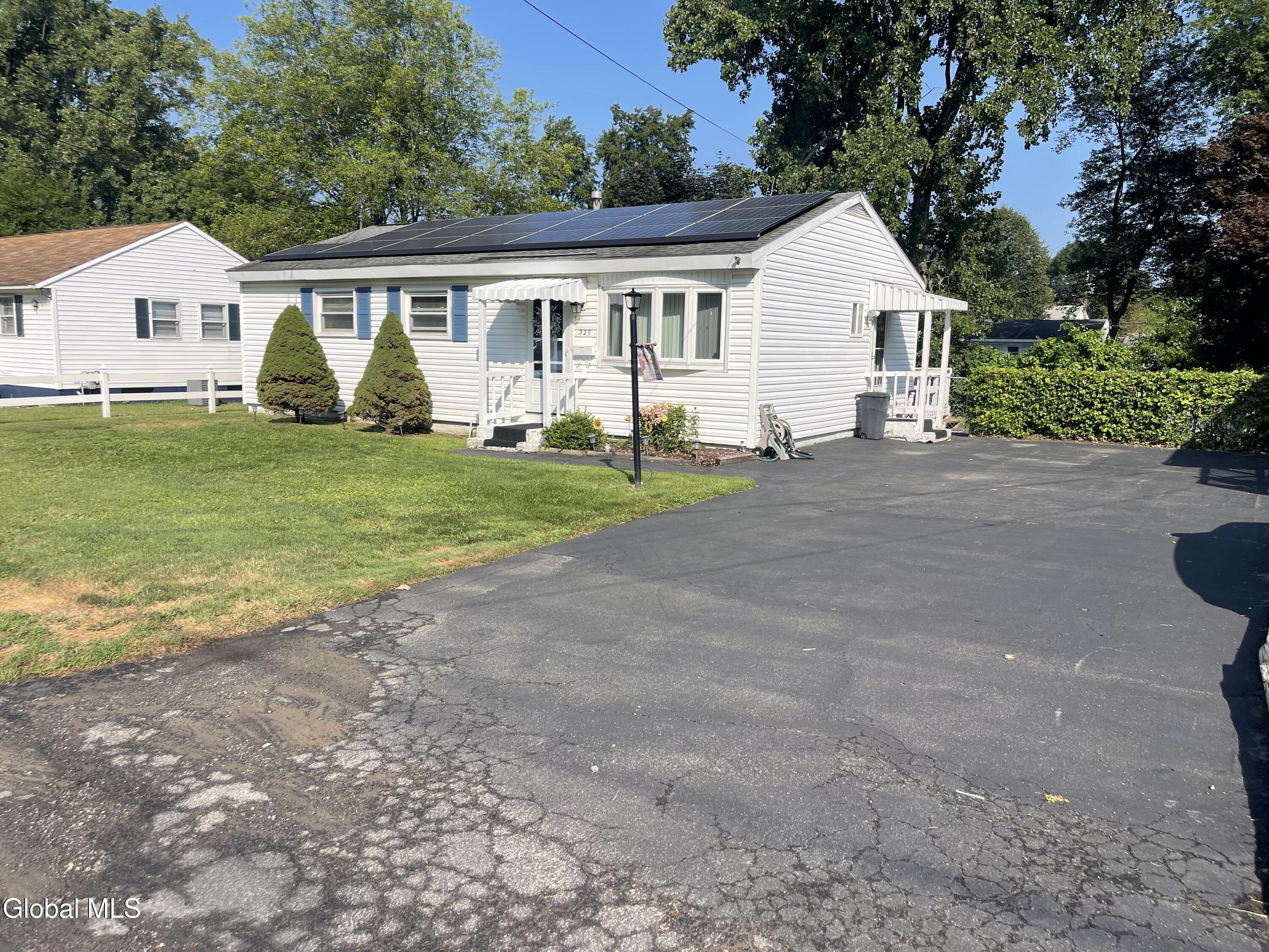 325 Gifford Road Schenectady, NY 12304 - Photo 1 of 19 IMG_9337 copy