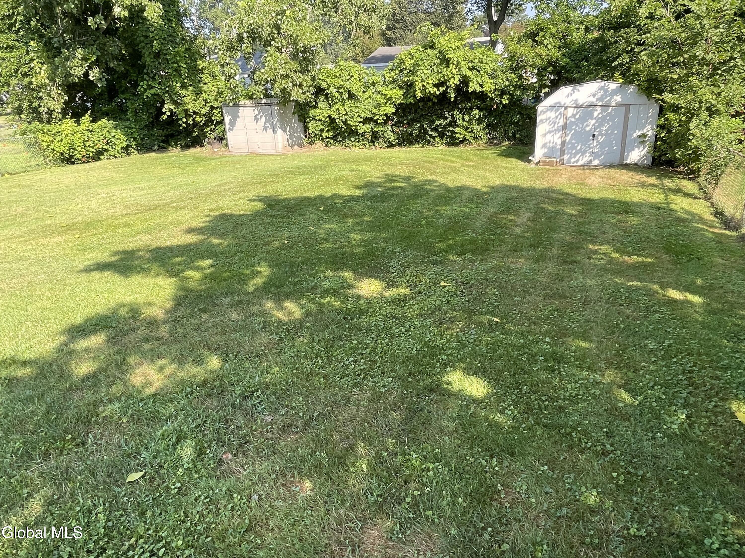 325 Gifford Road Schenectady, NY 12304 - Photo 6 of 19 IMG_9347