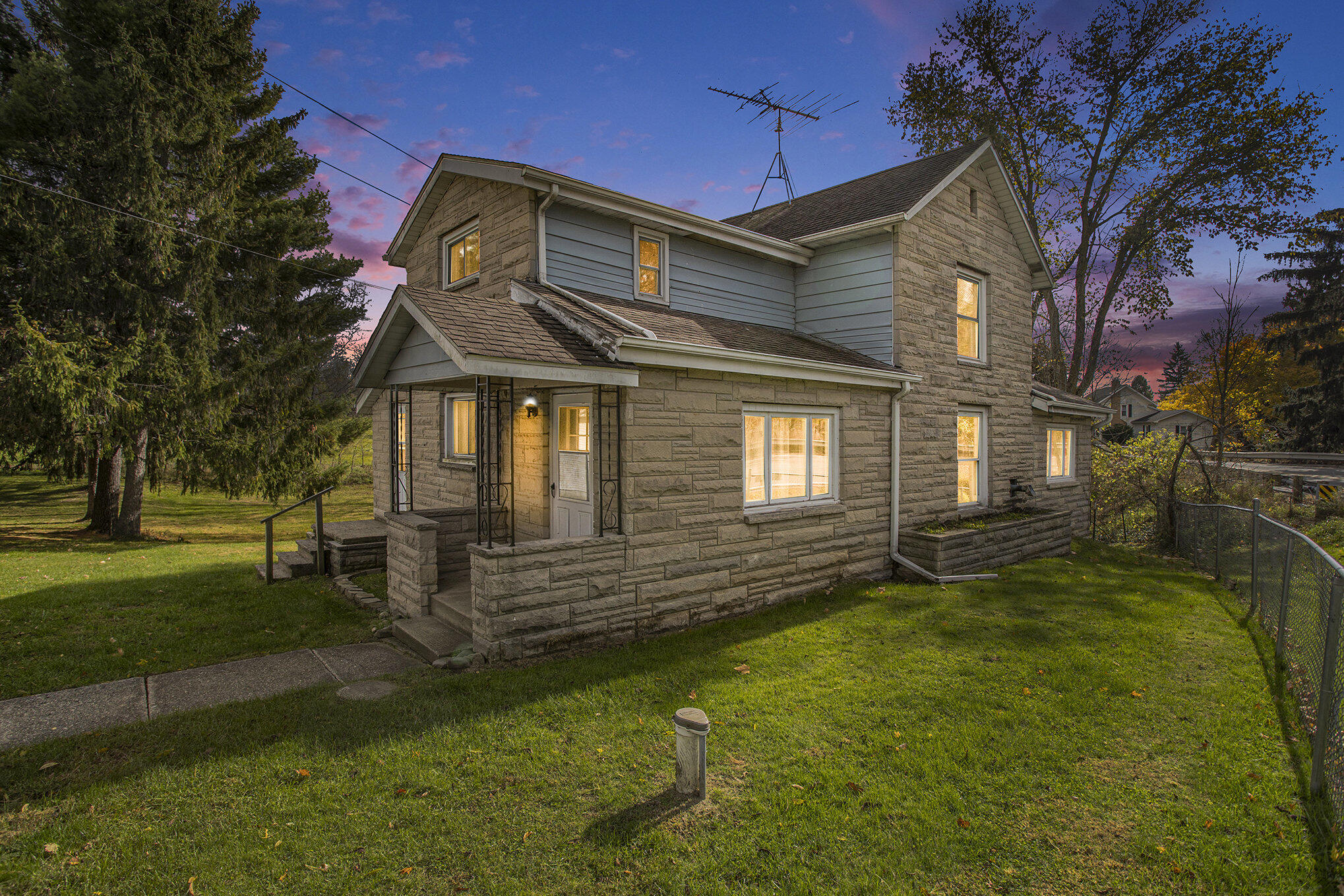 13185 Banfield Road Battle Creek, MI 49017 - Photo 1 of 35 001_13185_banfield_rd_battle_creek_mi_49