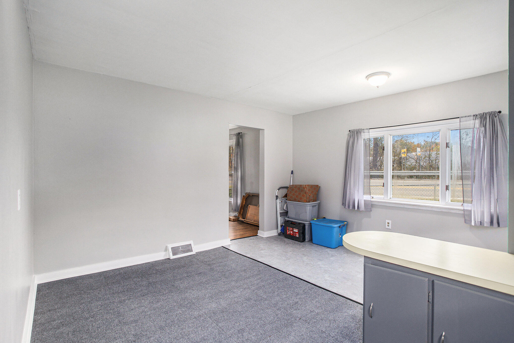 13185 Banfield Road Battle Creek, MI 49017 - Photo 12 of 35 012_13185_banfield_rd_battle_creek_mi_49