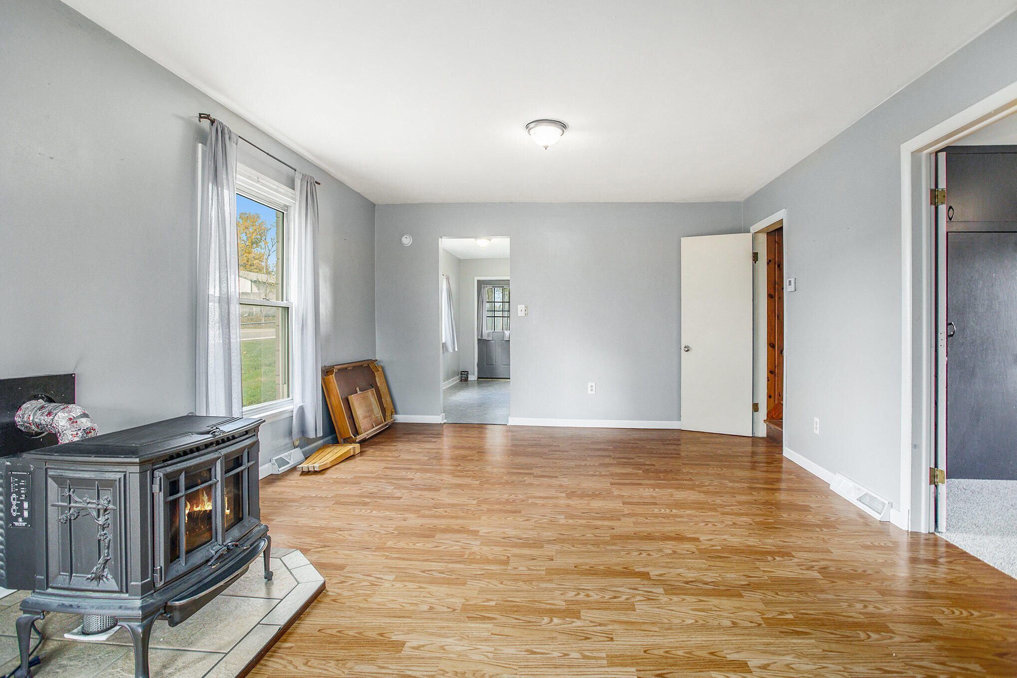 13185 Banfield Road Battle Creek, MI 49017 - Photo 5 of 35 005_13185_banfield_rd_battle_creek_mi_49