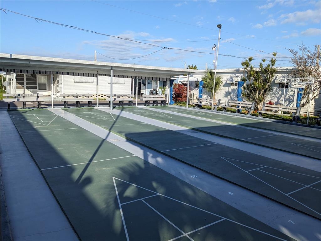 800 32nd Avenue South, Unit 612 St. Petersburg, FL 33705 - Photo 14 of 16 a view of a basket ball ground