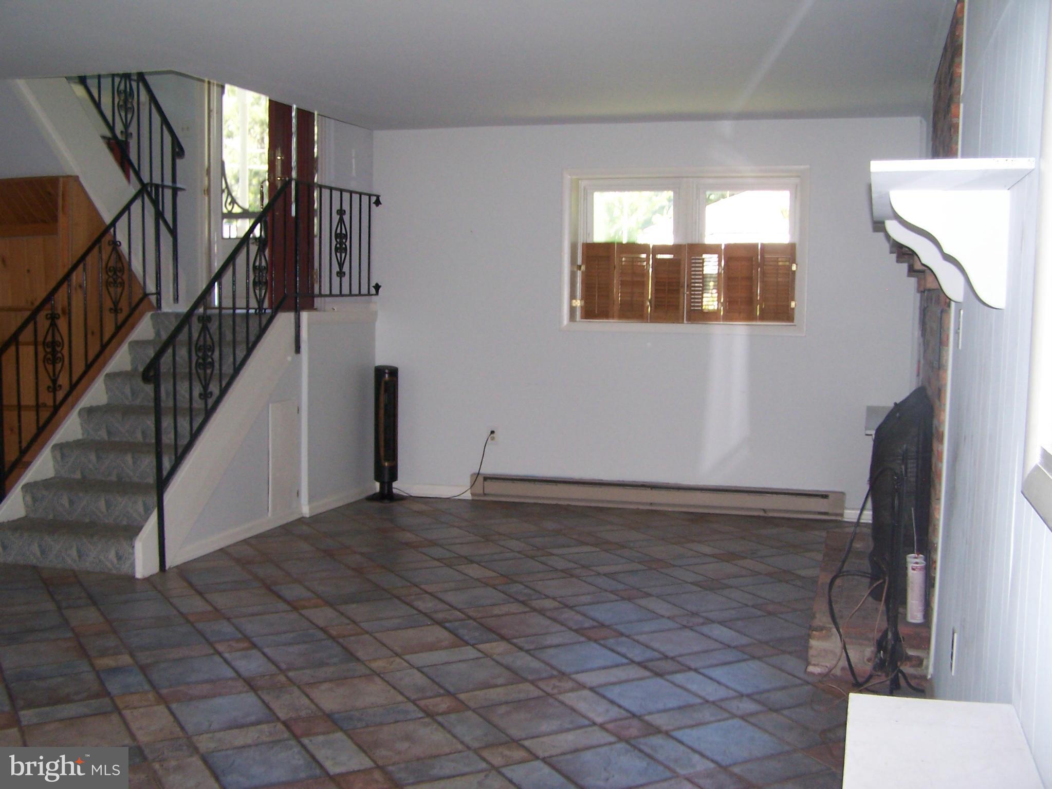 1703 Bayview Road Shady Side, MD 20764 - Photo 8 of 25 Family Room
