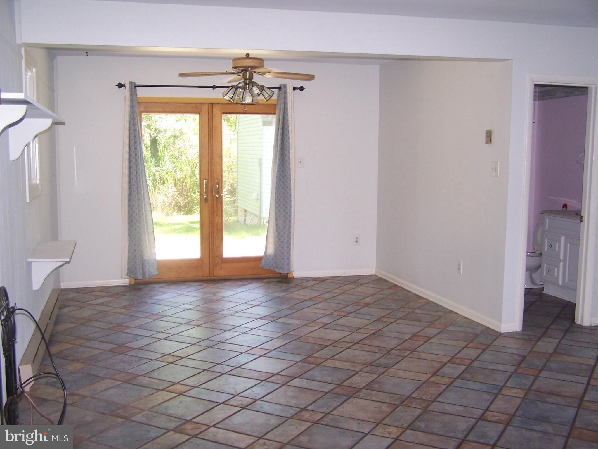 1703 Bayview Road Shady Side, MD 20764 - Photo 9 of 25 Family Room