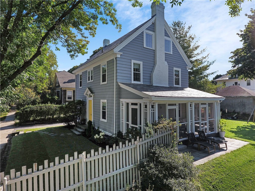 40 Colonial Road Providence, RI 02906 - Photo 2 of 40